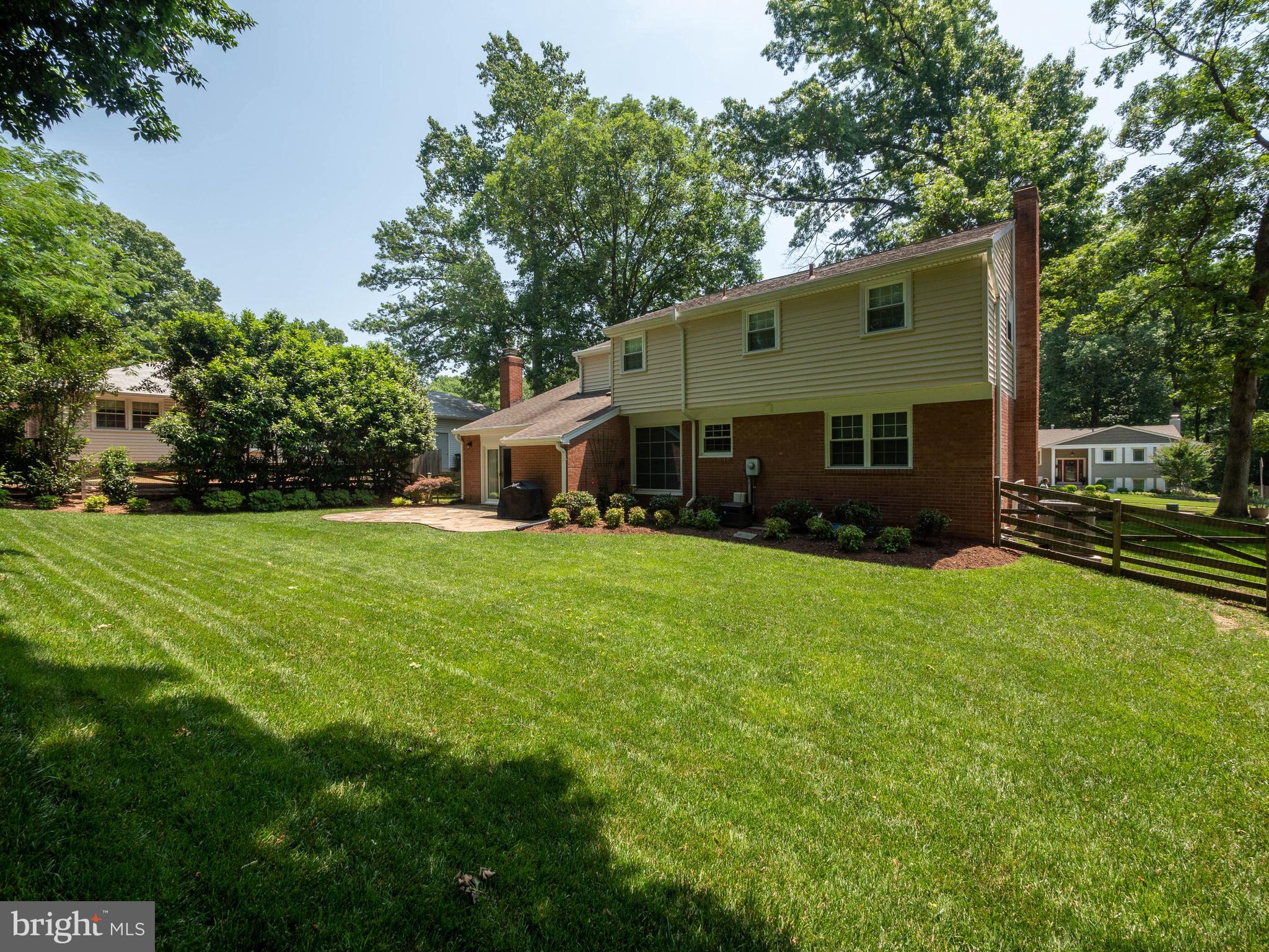 8104 Langbrook Road Springfield, VA 22152 - Photo 3 of 35 Backyard