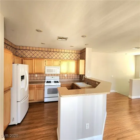 $280,000 | 10221 Delray Beach Avenue, Unit 201, Las Vegas, NV 89129