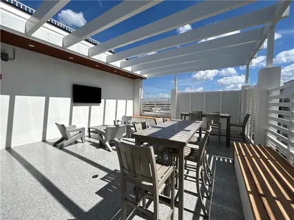 $1,125,000 | 101 8th Street South, Unit 302, Naples, FL 34102