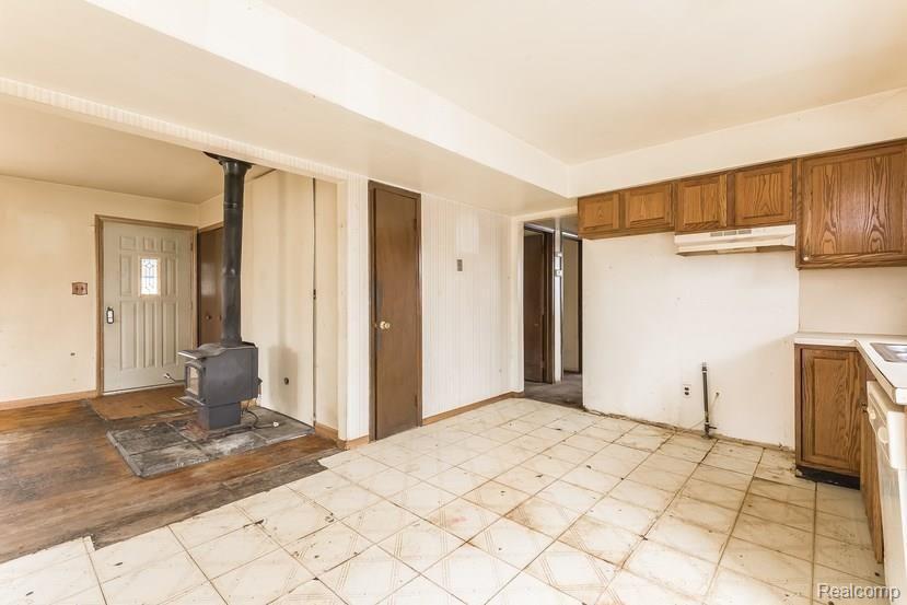 399 Kent Street Carleton, MI 48117 - Photo 12 of 24