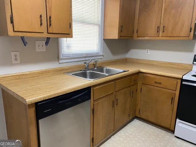 $1,295 | 625 Whitehall Road, Unit A, Athens, GA 30605