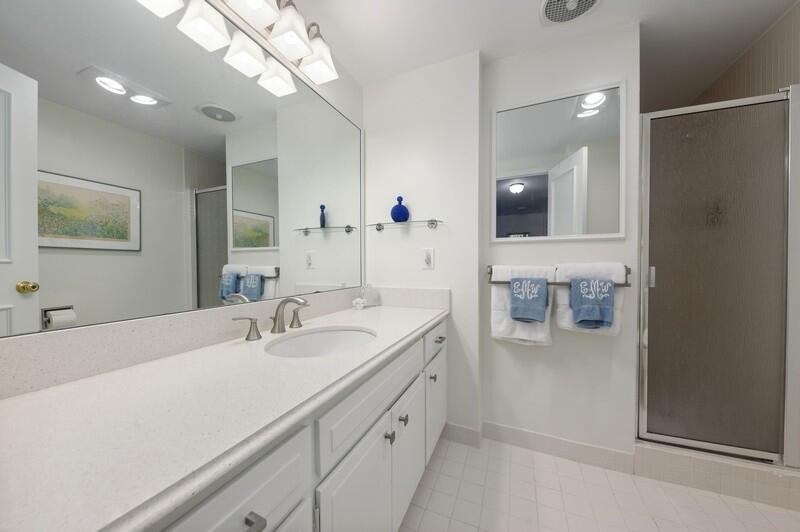 50 E Road, Unit 7D Delray Beach, FL 33483 - Photo 16 of 27 17_50EastRd7D_8_Bathroom_FlexMLS800x600_
