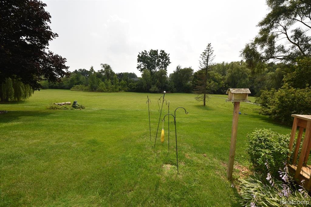 29679 High Valley Road Farmington Hills, MI 48331 - Photo 26 of 31