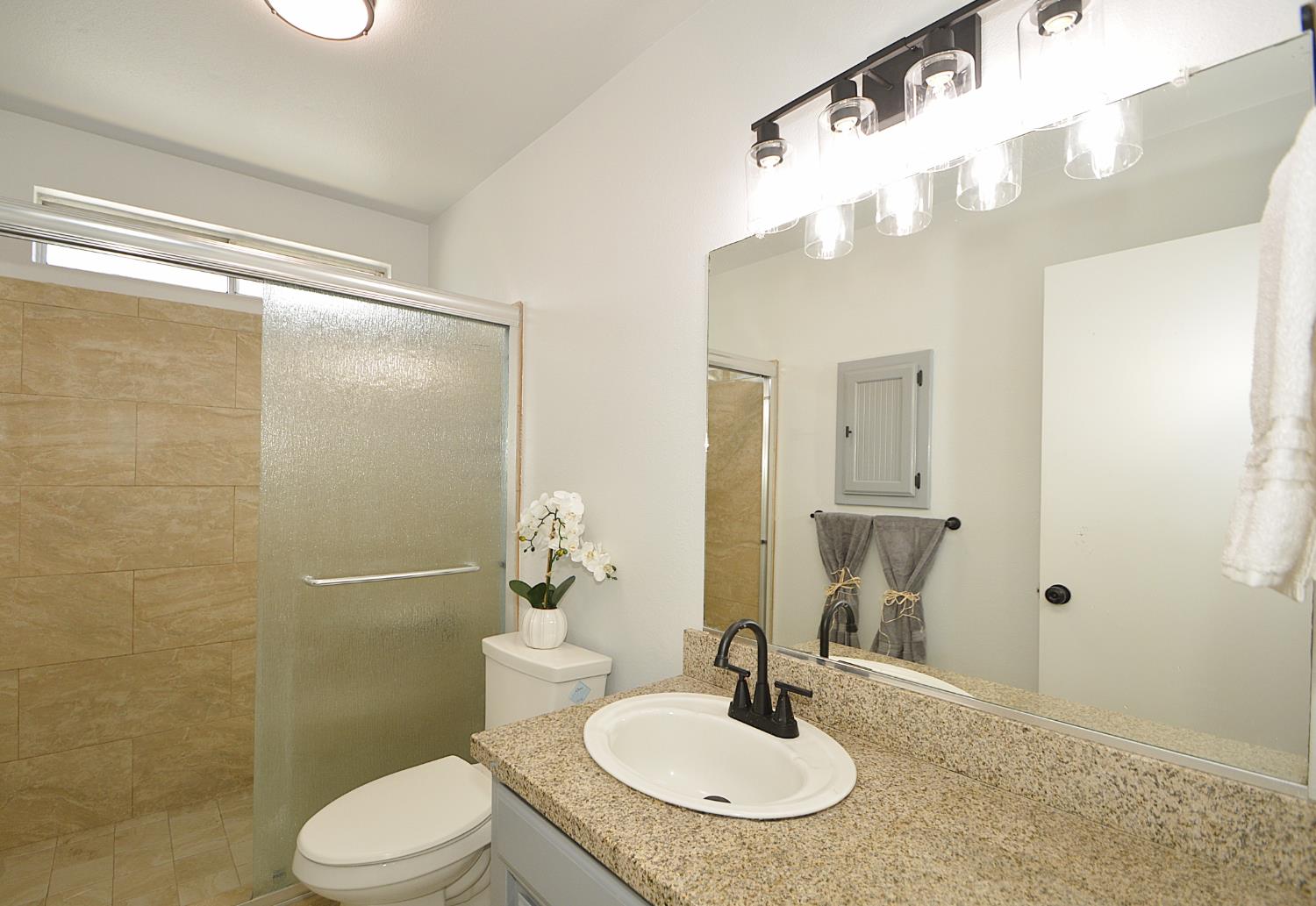 3290 North Rafael Avenue Fresno, CA 93722 - Photo 25 of 34