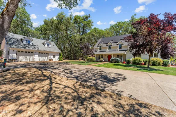 $987,490 | 438 Murphy Creek Road, Grants Pass, OR 97527