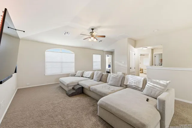 $2,460 | 3735 Forsythia, San Antonio, TX 78261