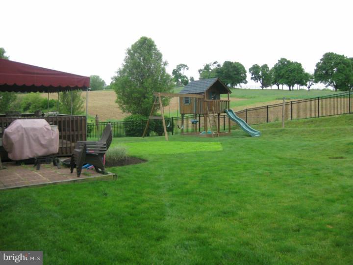 1204 Crest Road Leesport, PA 19533 - Photo 21 of 22 Gallery Image 21