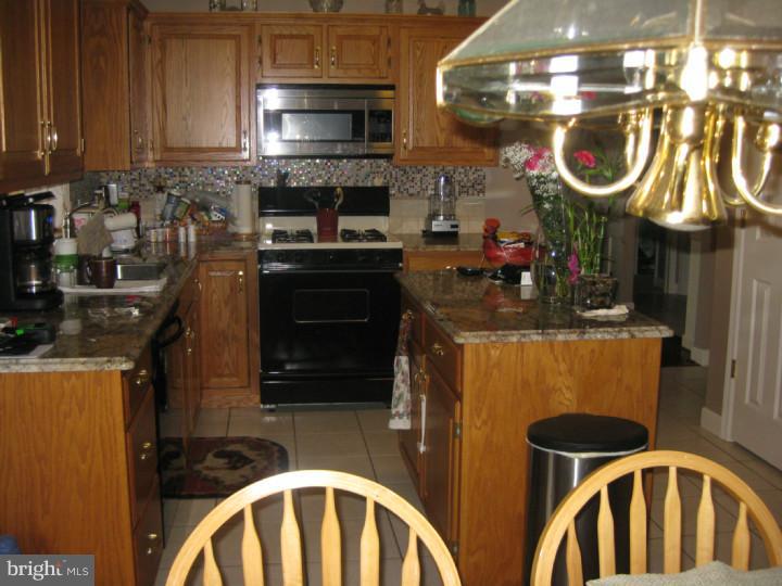 1204 Crest Road Leesport, PA 19533 - Photo 7 of 22 Gallery Image 7