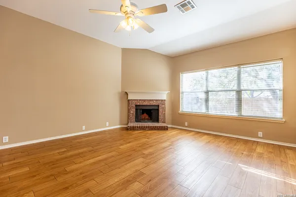 $1,795 | 648 Rooster, Schertz, TX 78154