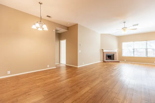 $1,795 | 648 Rooster, Schertz, TX 78154