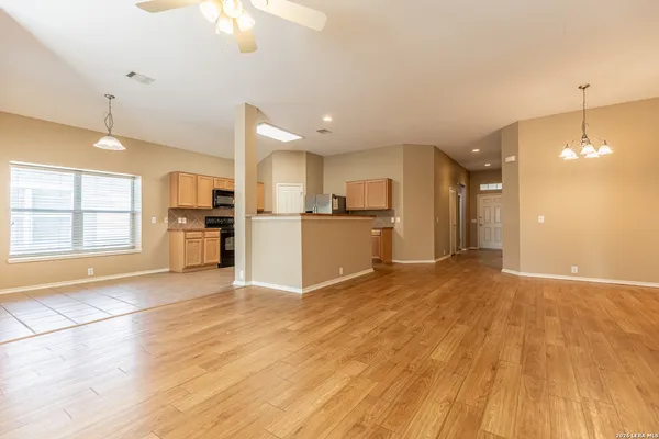 $1,795 | 648 Rooster, Schertz, TX 78154