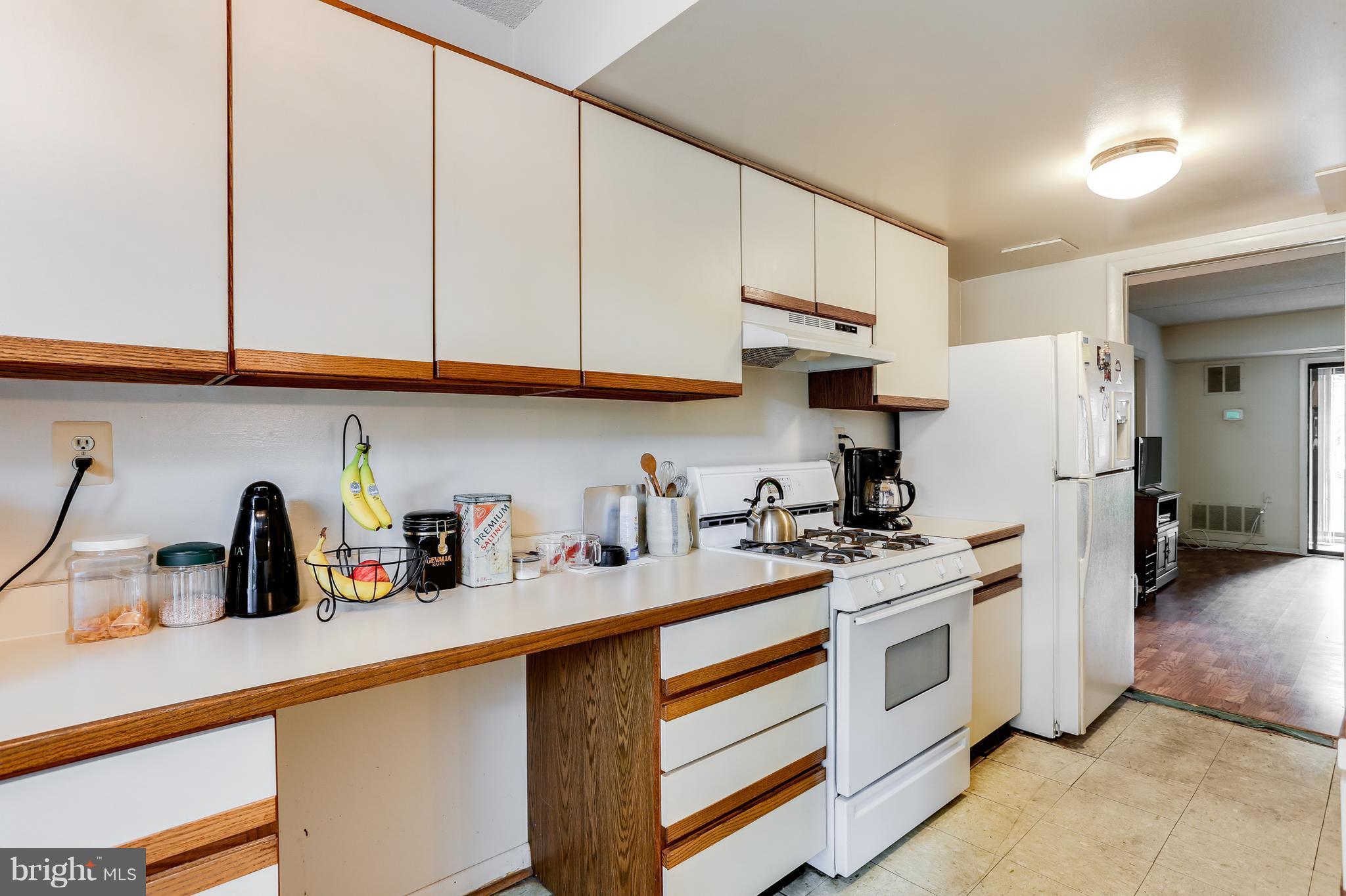 5237 West Running Brook Road, Unit 102 Columbia, MD 21044 - Photo 11 of 30 Kitchen