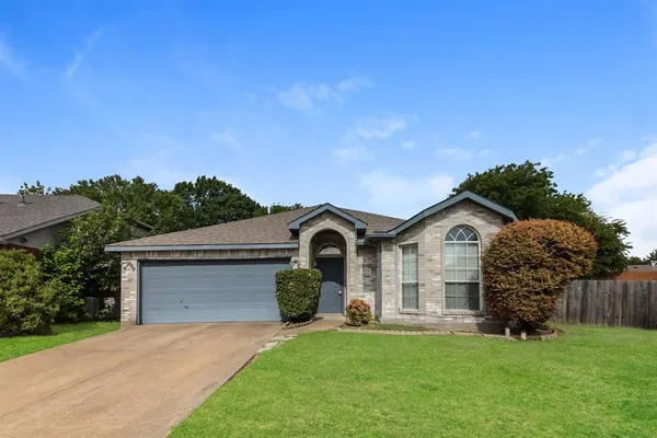 $2,000 | 1814 Mesa Court, Garland, TX 75040