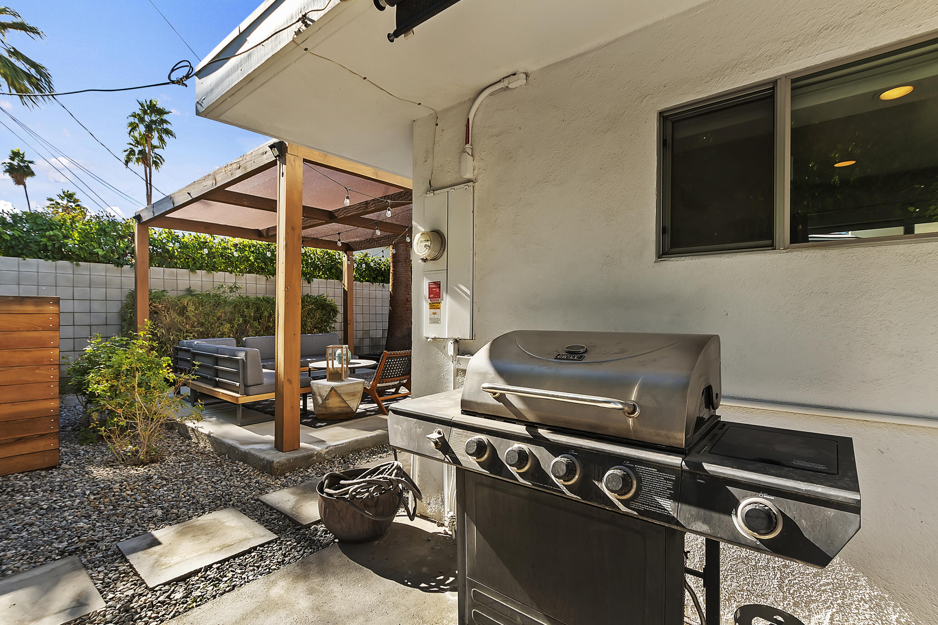 45876 Abronia Trail Palm Desert, CA 92260 - Photo 25 of 26 a room with musical instruments