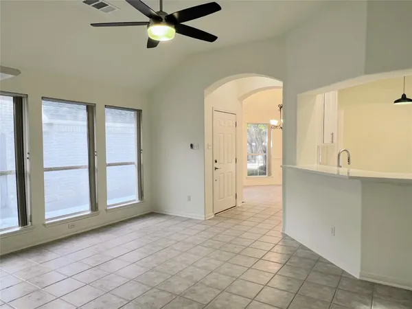 $2,400 | 10 Troon Drive, Lakeway, TX 78738