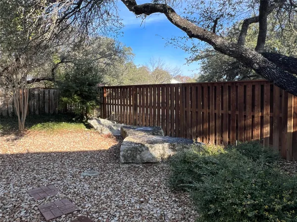 $2,400 | 10 Troon Drive, Lakeway, TX 78738