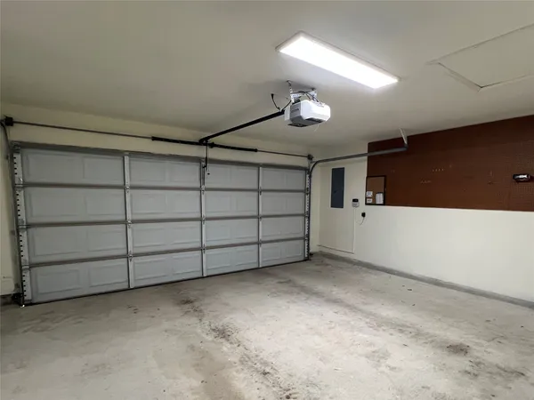 $2,400 | 10 Troon Drive, Lakeway, TX 78738