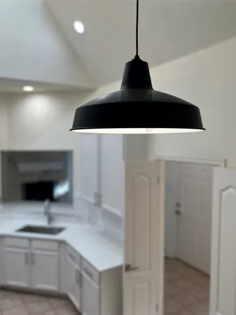 $2,400 | 10 Troon Drive, Lakeway, TX 78738