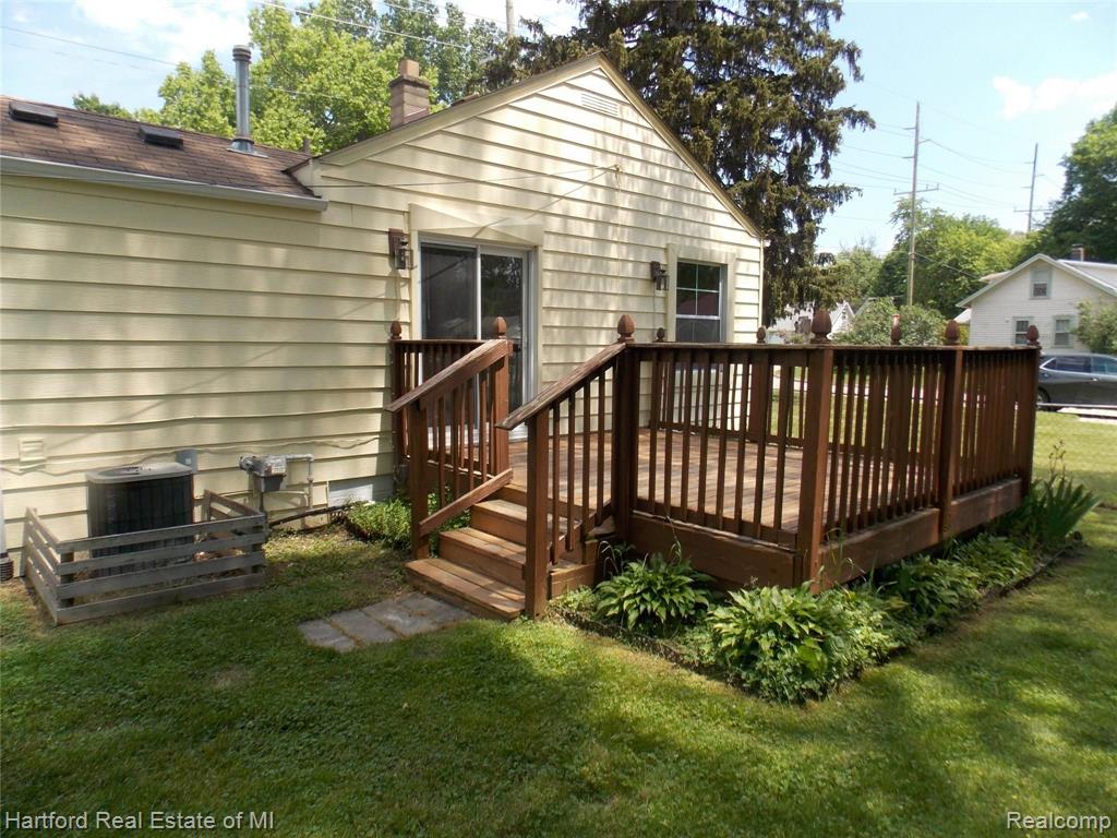 21235 Rensselaer Street Farmington Hills, MI 48336 - Photo 6 of 17