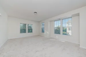 $2,900 | 212 North Commerce Street, Aurora, IL 60504