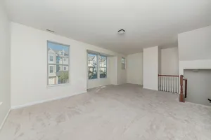 $2,900 | 212 North Commerce Street, Aurora, IL 60504