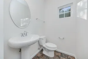 $2,900 | 212 North Commerce Street, Aurora, IL 60504