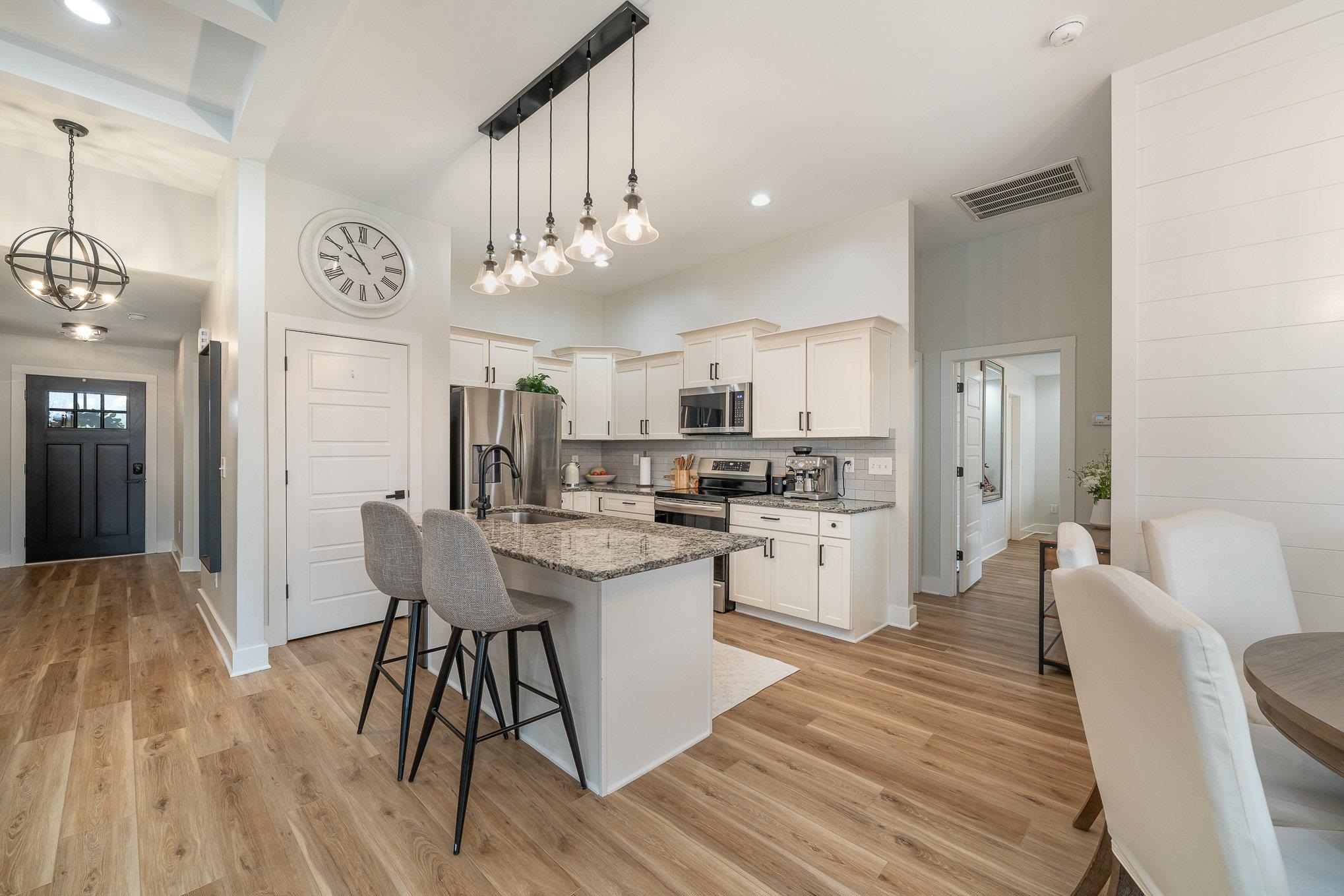 435 Dickson Road Campobello, SC 29322 - Photo 12 of 38