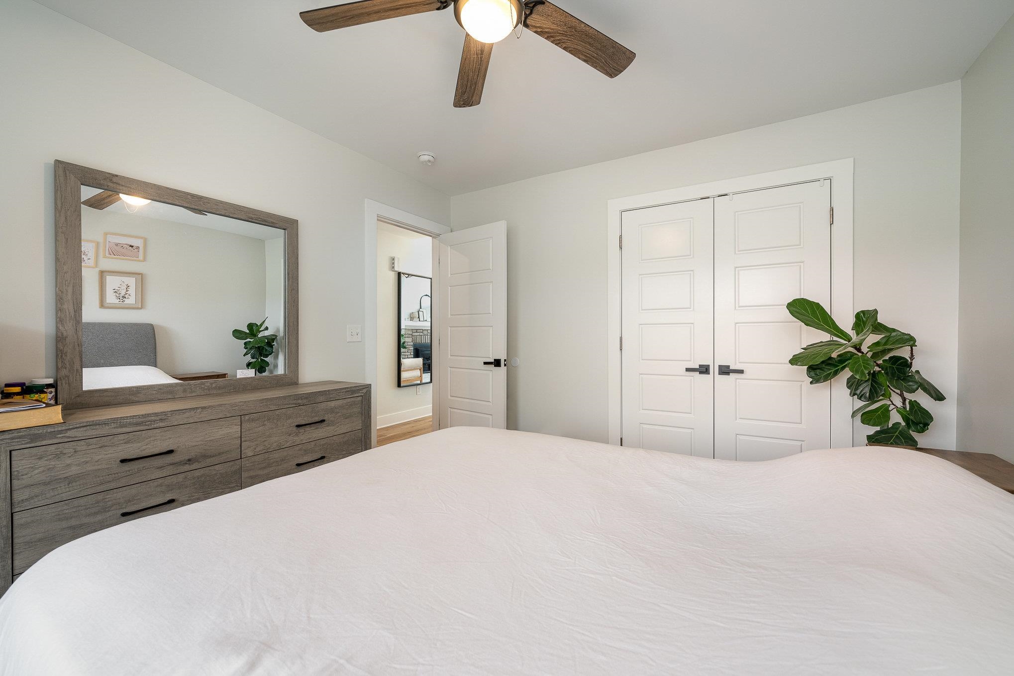 435 Dickson Road Campobello, SC 29322 - Photo 18 of 38