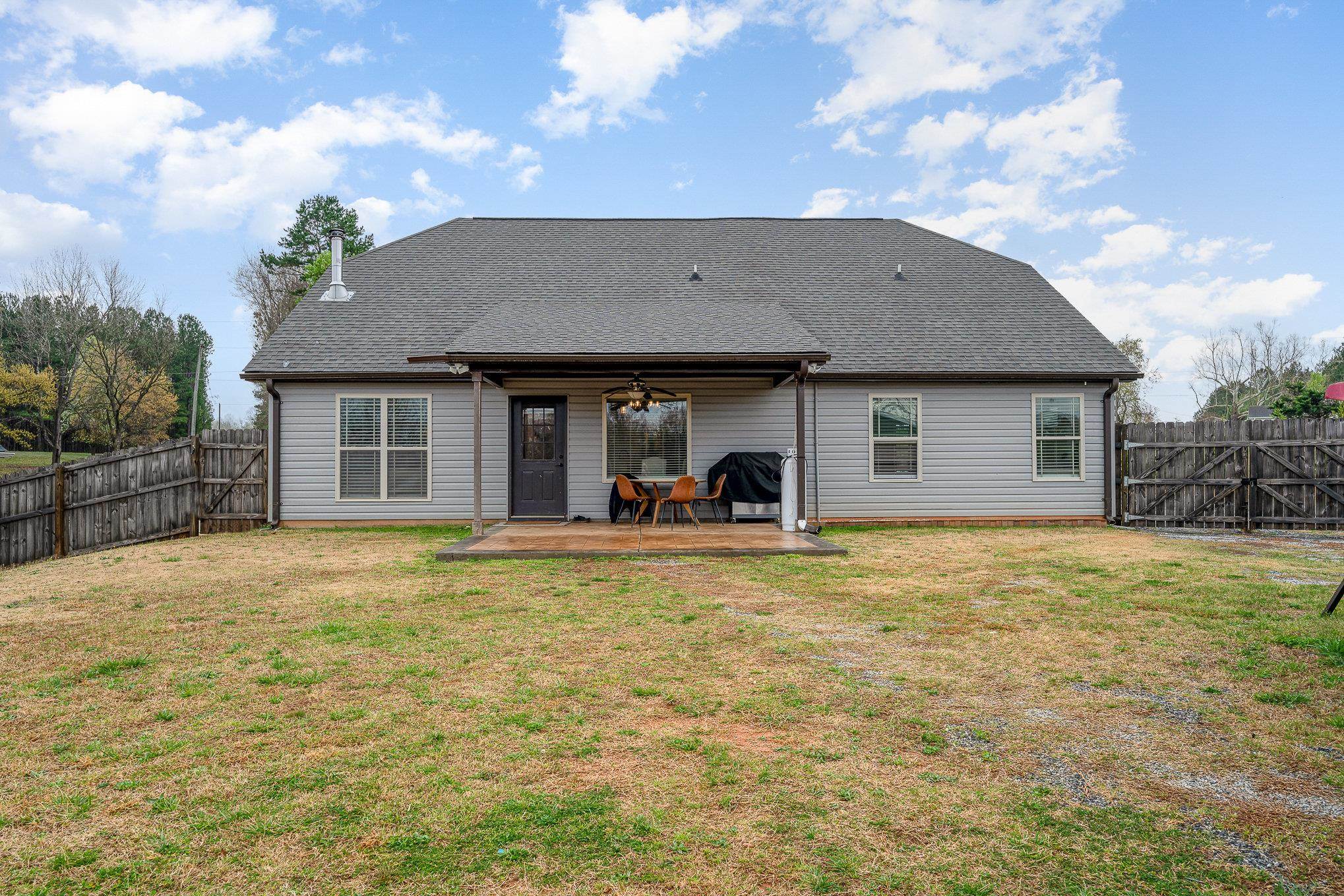 435 Dickson Road Campobello, SC 29322 - Photo 29 of 38