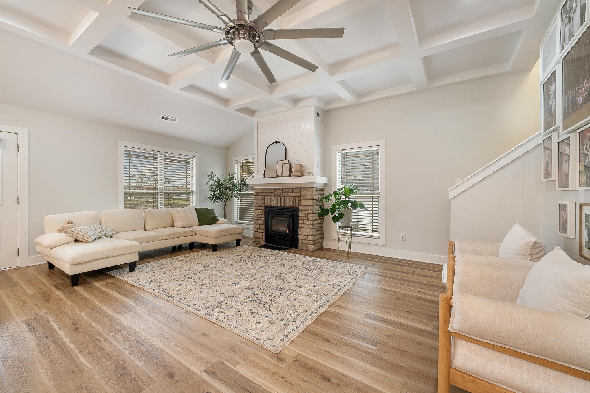 435 Dickson Road Campobello, SC 29322 - Photo 6 of 38