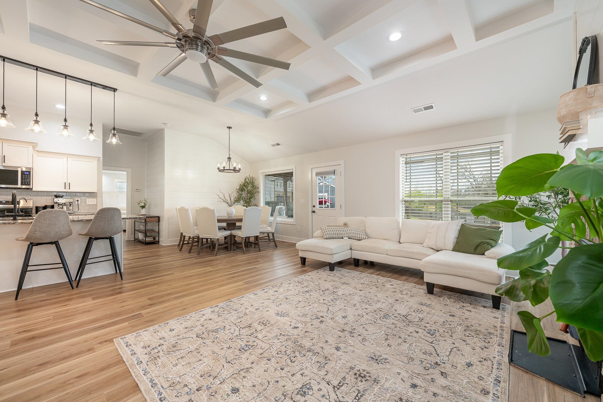 435 Dickson Road Campobello, SC 29322 - Photo 8 of 38