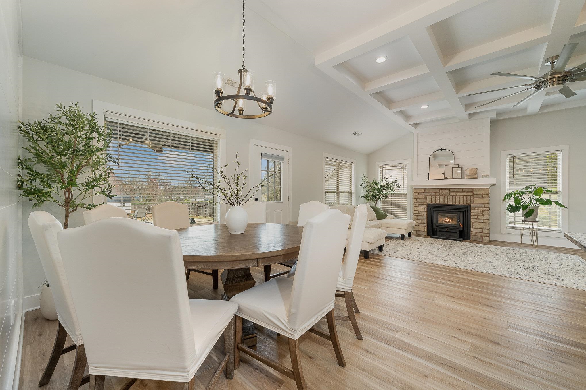 435 Dickson Road Campobello, SC 29322 - Photo 10 of 38