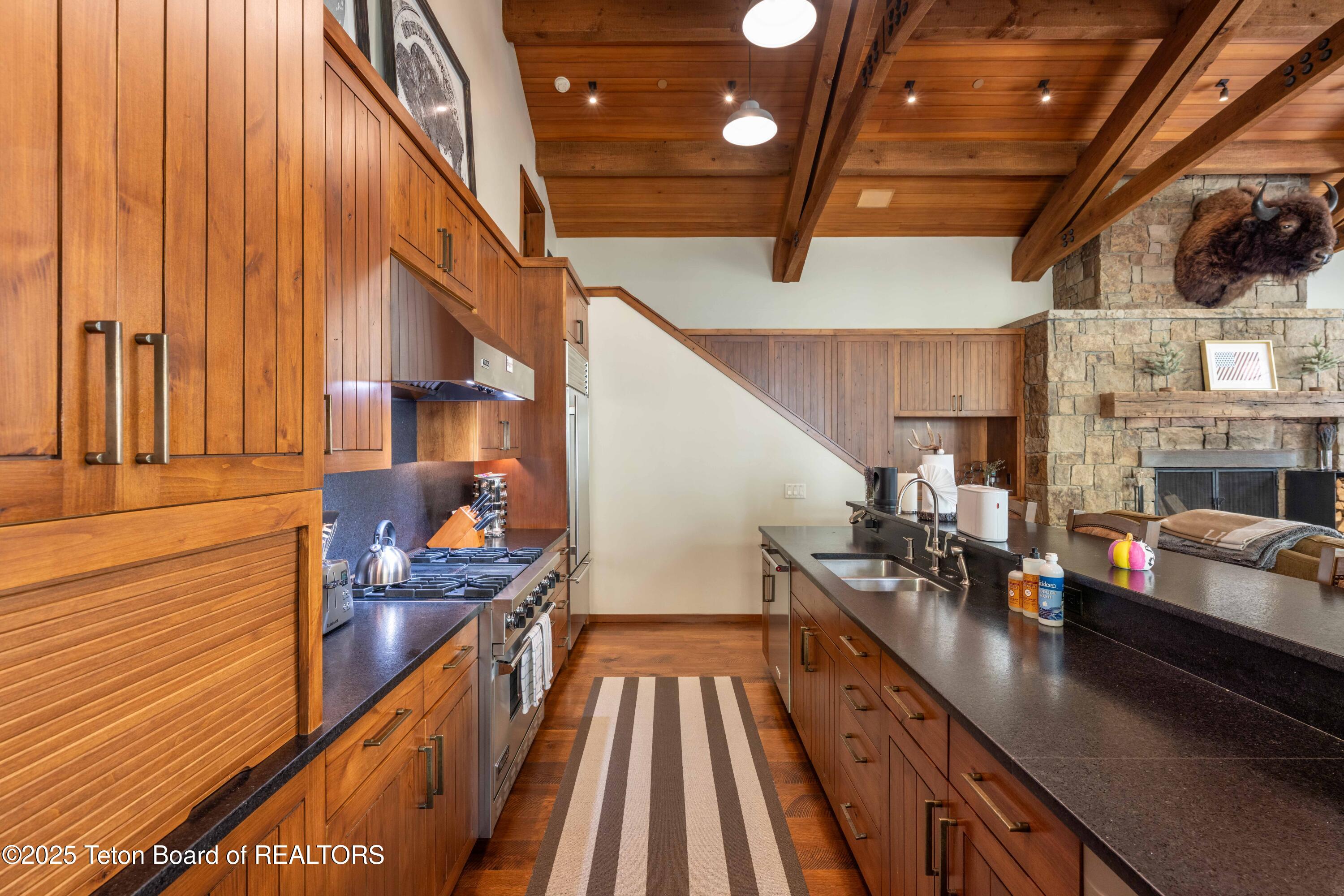 3084 Garnet Road Teton Village, WY 83025 - Photo 12 of 42 kitchen