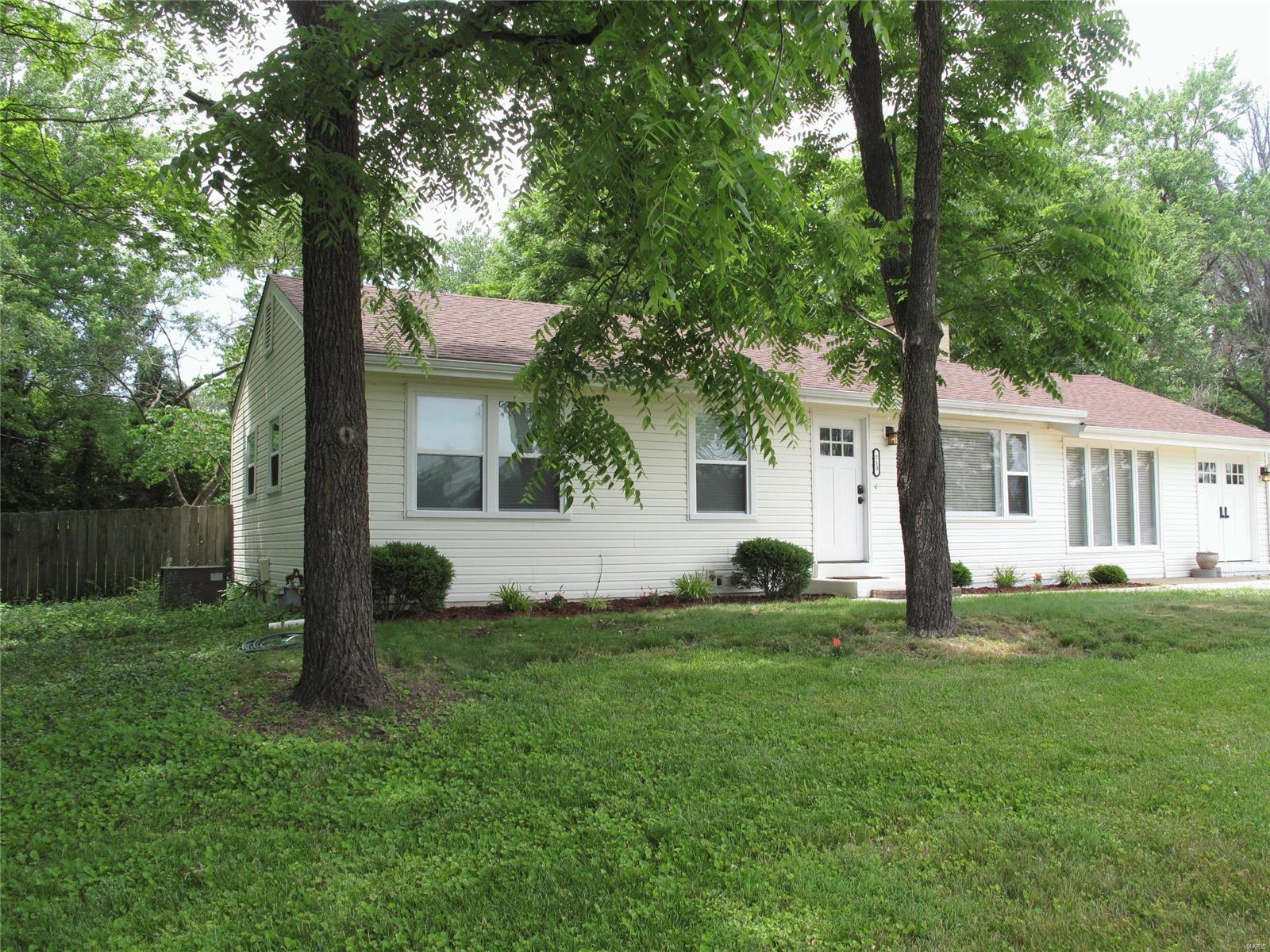 213 Old Ballwin Road Ballwin, MO 63021 - Photo 1 of 50