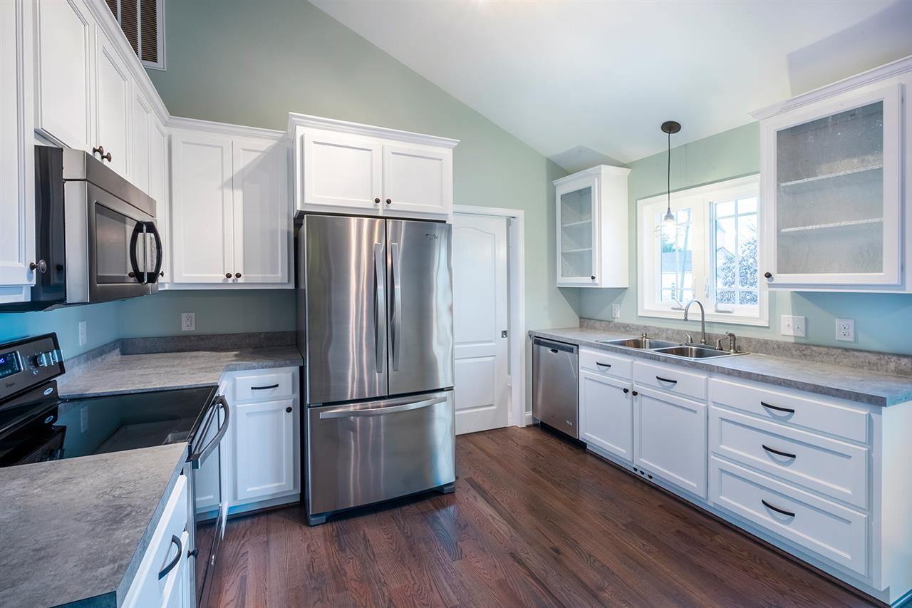 8 North Point School Road Waynesboro, VA 22980 - Photo 10 of 40 a kitchen with granite countertop a refrigerator stove and sink