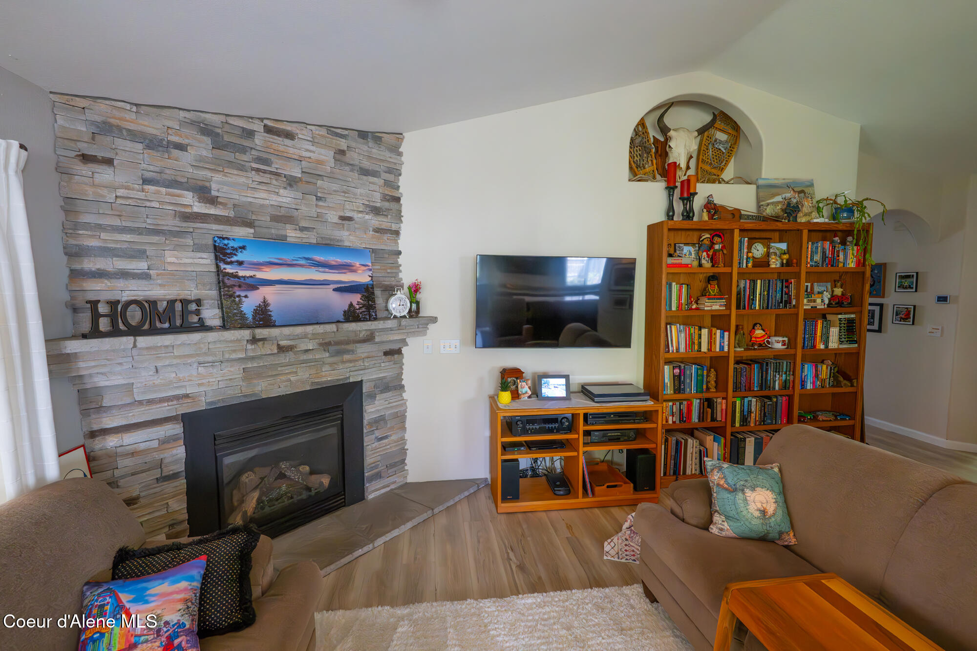 1506 South Riverside Harbor Drive Post Falls, ID 83854 - Photo 31 of 75 LivingRm_06_2000