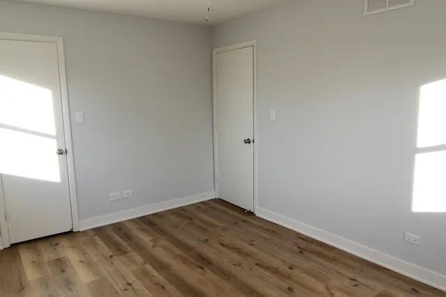 $2,000 | 184 Betty Court, Unit B, Bartlett, IL 60103