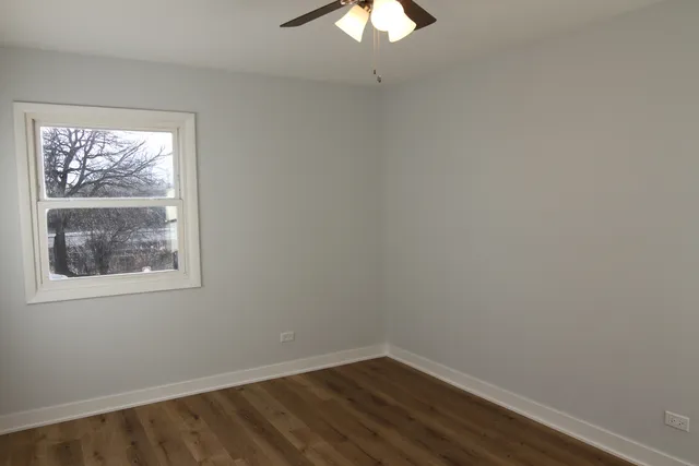 $2,000 | 184 Betty Court, Unit B, Bartlett, IL 60103