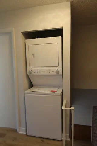 $2,000 | 184 Betty Court, Unit B, Bartlett, IL 60103