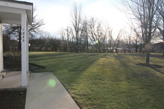 $2,000 | 184 Betty Court, Unit B, Bartlett, IL 60103