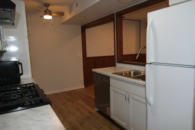 $2,000 | 184 Betty Court, Unit B, Bartlett, IL 60103