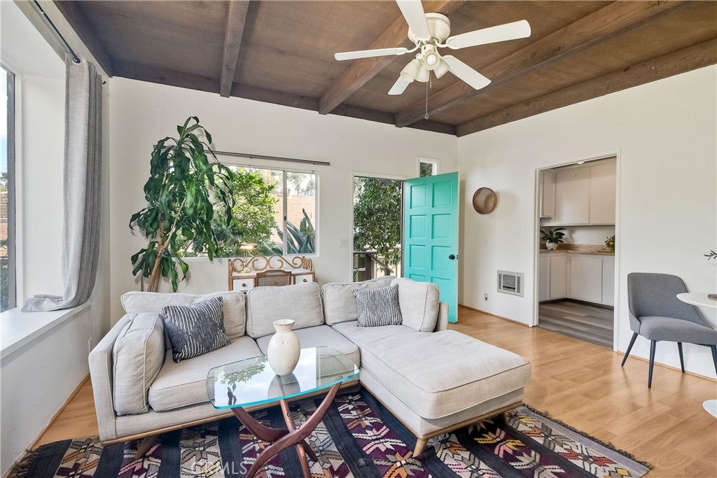 762 Hamilton Lane Fallbrook, CA 92028 - Photo 25 of 39 Casita/ ADU Living Room