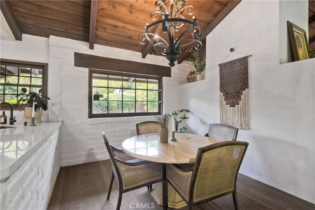 762 Hamilton Lane Fallbrook, CA 92028 - Photo 3 of 39 a dining room with furniture and window