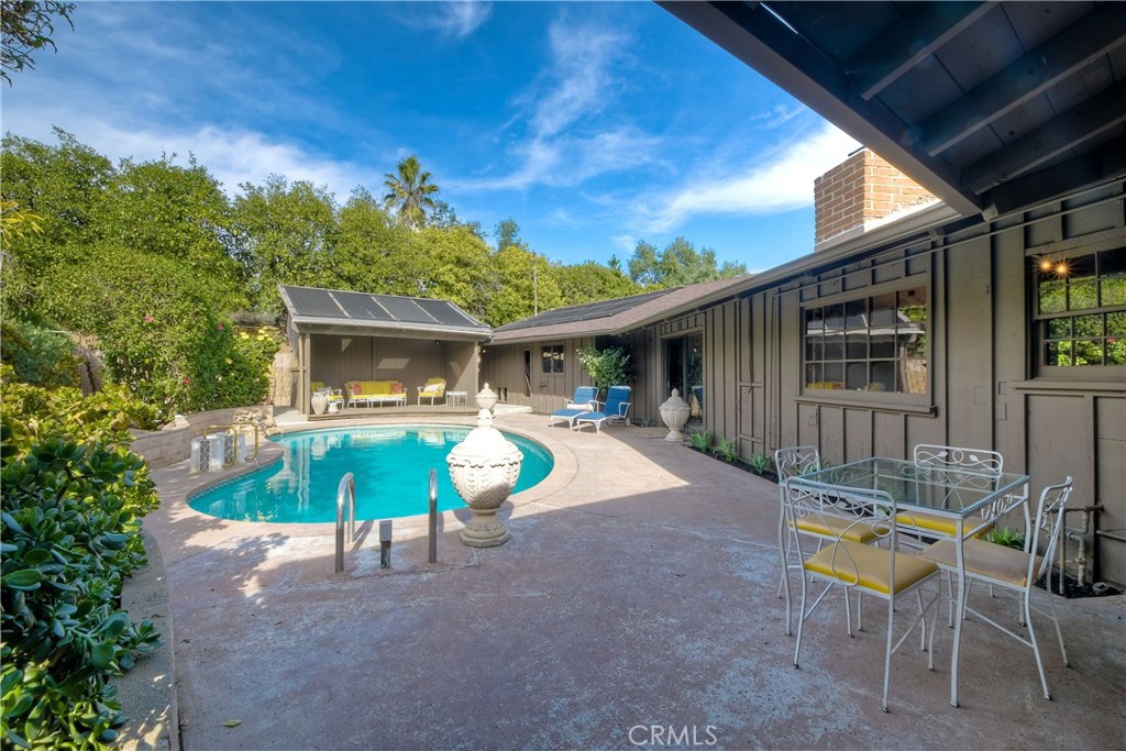 762 Hamilton Lane Fallbrook, CA 92028 - Photo 34 of 39 a view of a house with backyard and sitting area