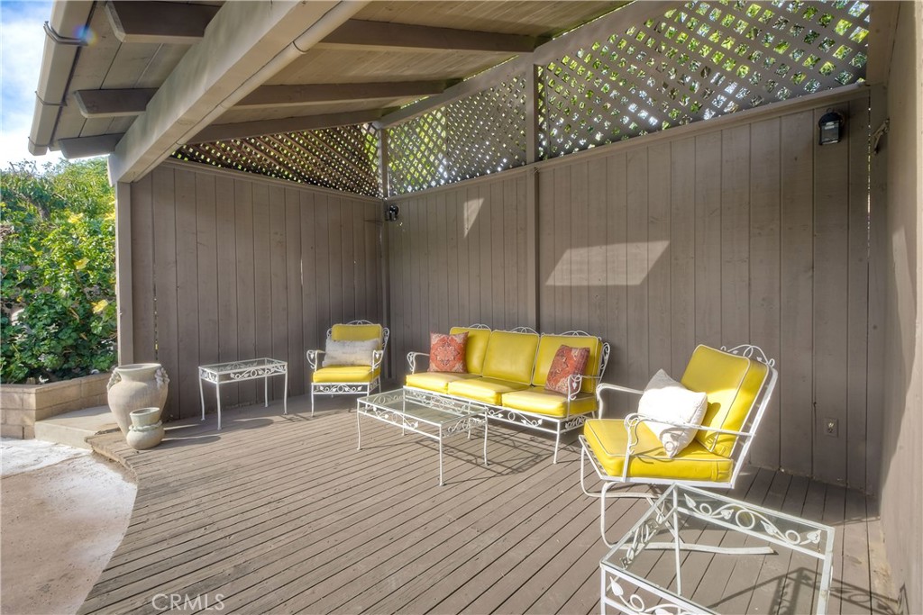 762 Hamilton Lane Fallbrook, CA 92028 - Photo 36 of 39 swimming pool with outdoor seating