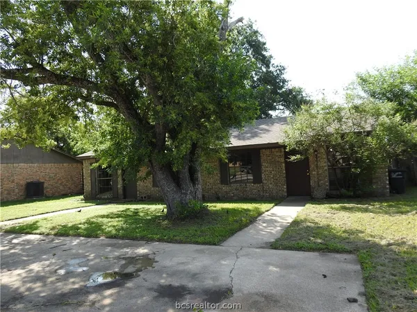 $259,999 | 208-210 Bucknell Court, College Station, TX 77840