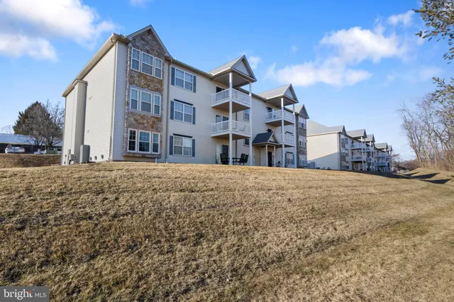 $1,700 | 240 North 2nd Street, Unit H, New Freedom, PA 17349