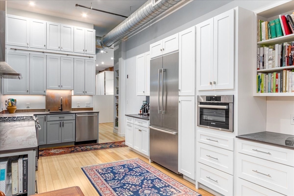 137-139 Pearl Street, Unit 1 Boston, MA 02110 - Photo 3 of 12