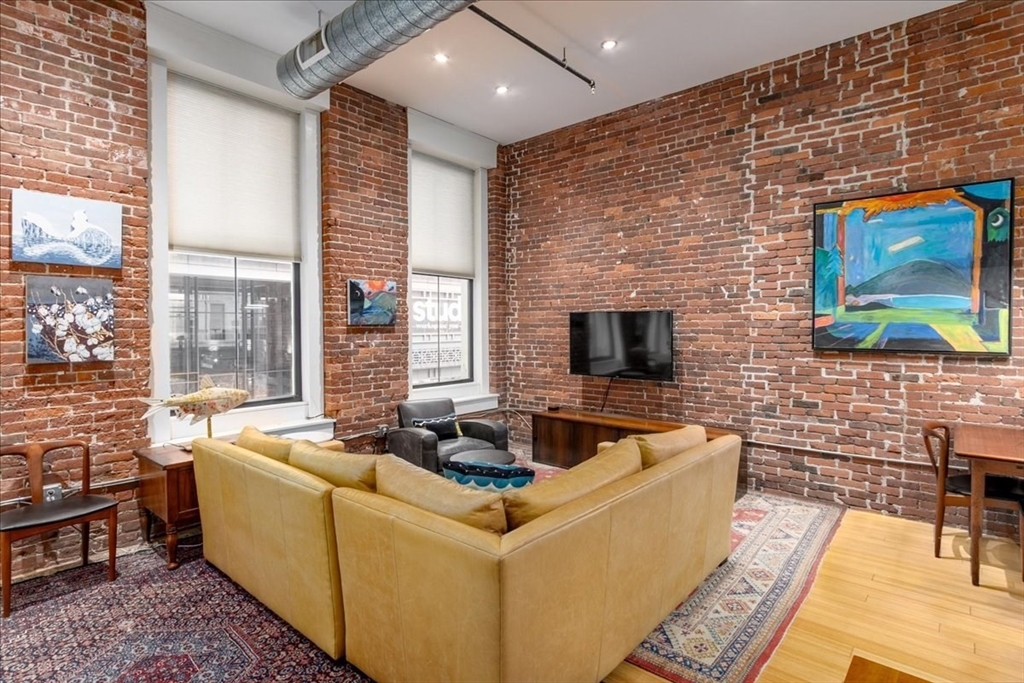 137-139 Pearl Street, Unit 1 Boston, MA 02110 - Photo 6 of 12