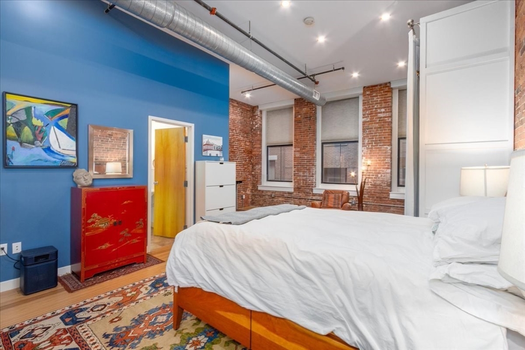 137-139 Pearl Street, Unit 1 Boston, MA 02110 - Photo 9 of 12